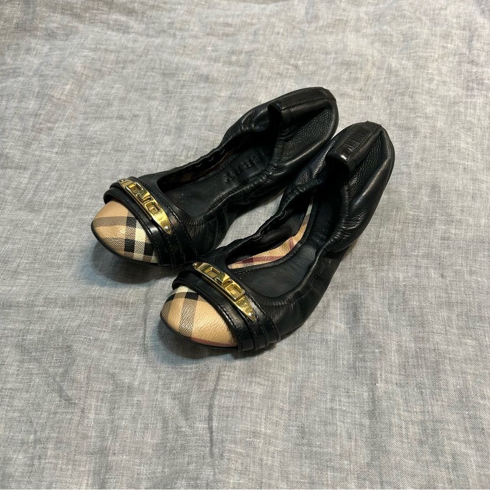 Burberry Haymarket Aston Ballerina Flats Black Novacheck Size 37 US 7